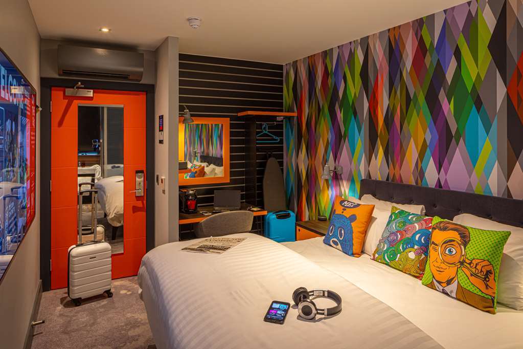 Village Hotel Basingstoke Pokoj fotografie